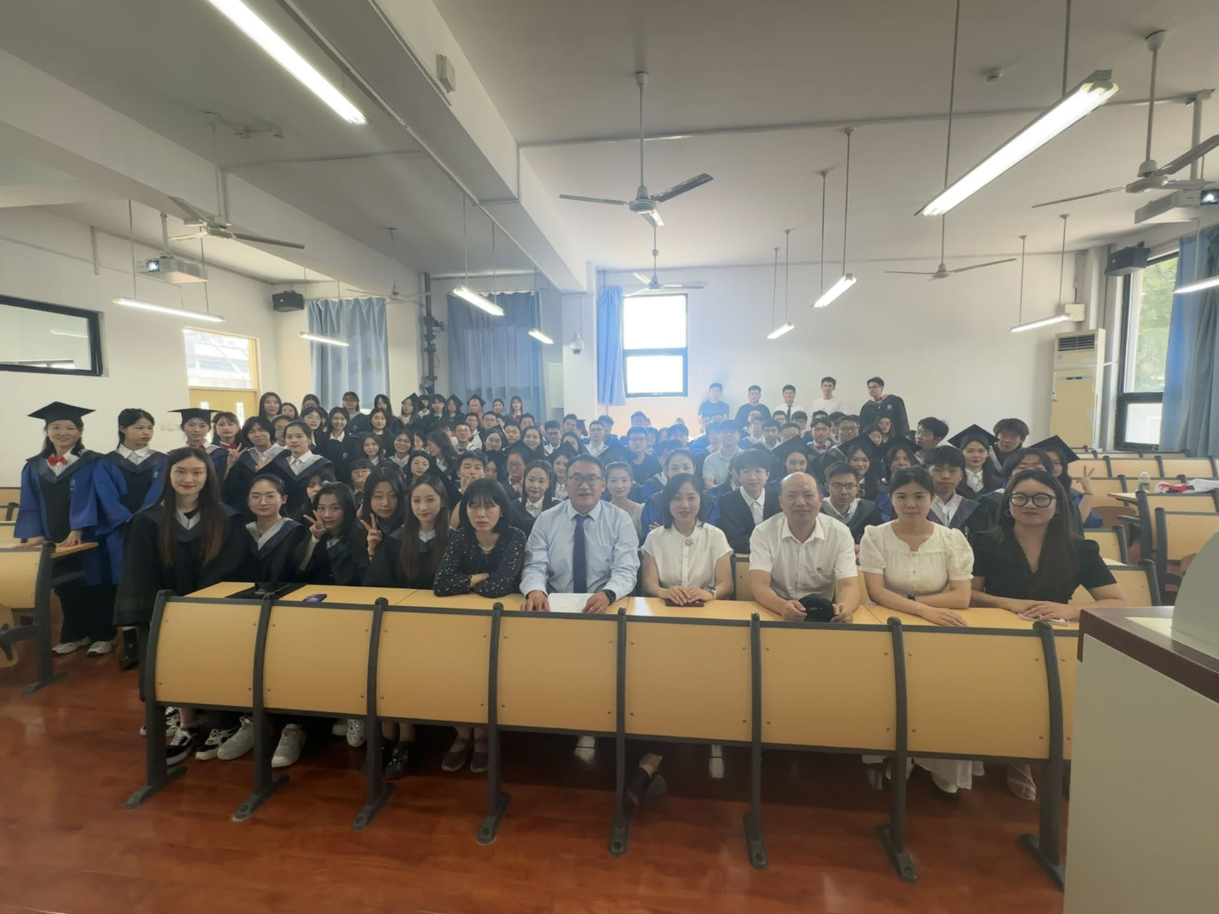 pg电子官方网站顺利召开2024届毕业生离校教育大会